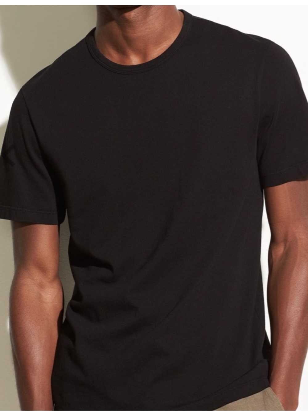 James Perse black mid weight great men’s black tee-shirt. Worn twice. Made in US